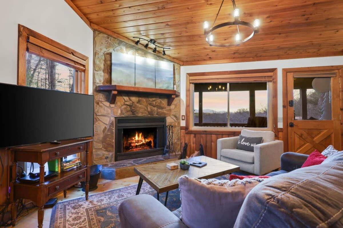 Mountain Views Hot Tub Firepit Close To Town Blue Ridge Esterno foto